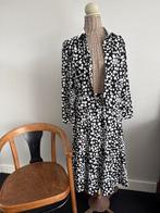 Zwart-witte bloemenjurk met lange mouwen, Kleding | Dames, Jurken, Maat 38/40 (M), Zwart, Ophalen of Verzenden, Zo goed als nieuw