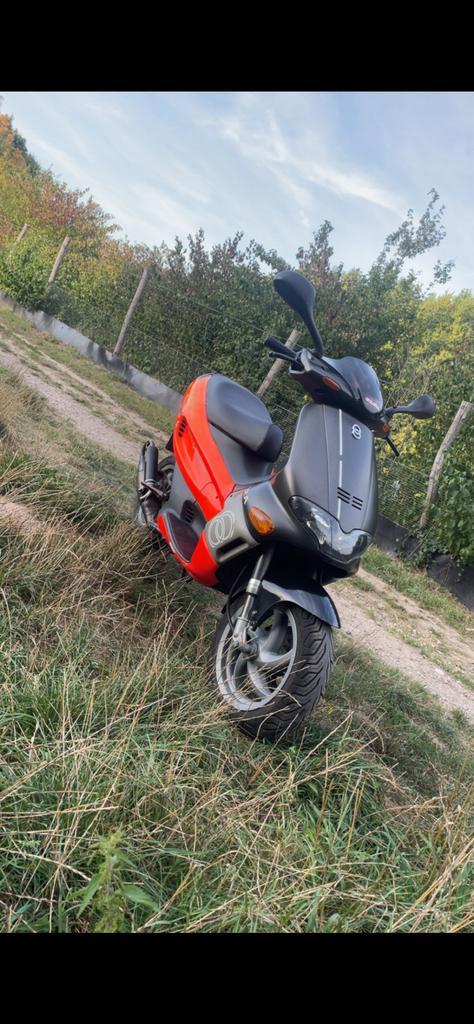 Gilera runner 70cc, Fietsen en Brommers, Scooters | Piaggio, Gebruikt, Overige modellen, Maximaal 45 km/u, Tweetakt, Ophalen of Verzenden