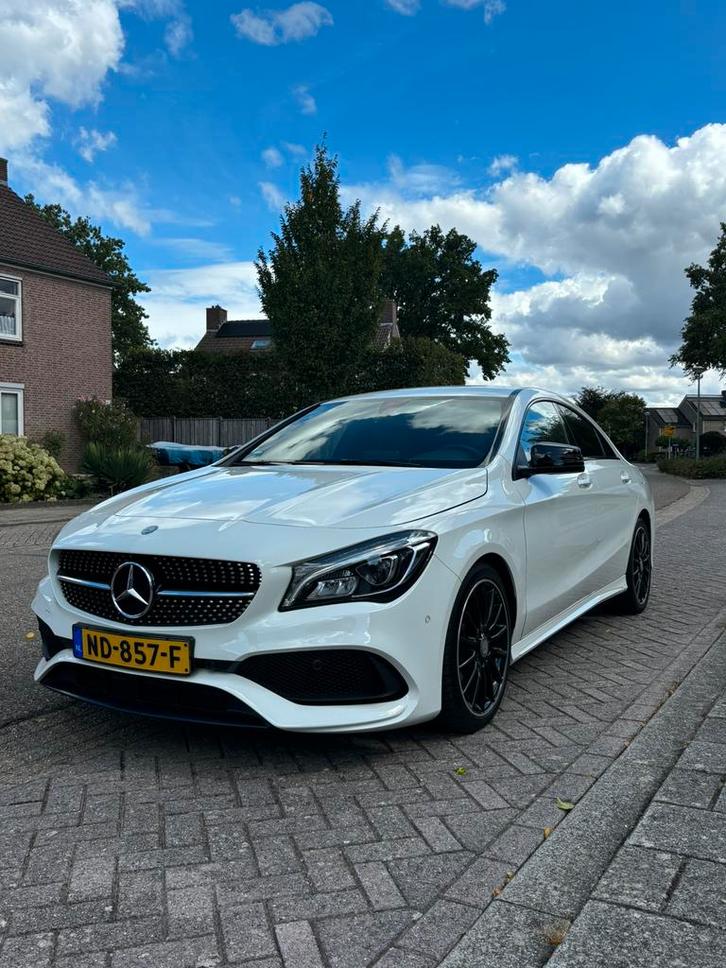 Mercedes-Benz CLA 180 1.6 90KW Blue Eff. Edit. 2017 Wit, Auto's, Mercedes-Benz, Particulier, CLA, Benzine, C, Sedan, Handgeschakeld