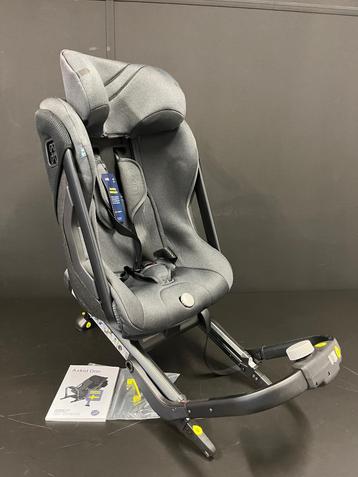 11. Autostoel AXKID ONE: NIEUW kinderzitje beschikbaar voor biedingen