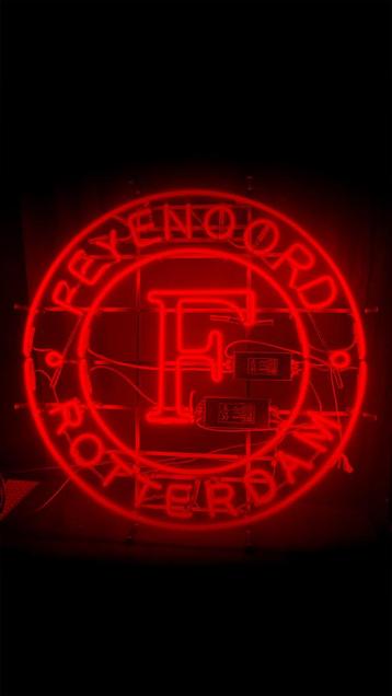 FEYENOORD - GLAS NEON SIGN beschikbaar voor biedingen