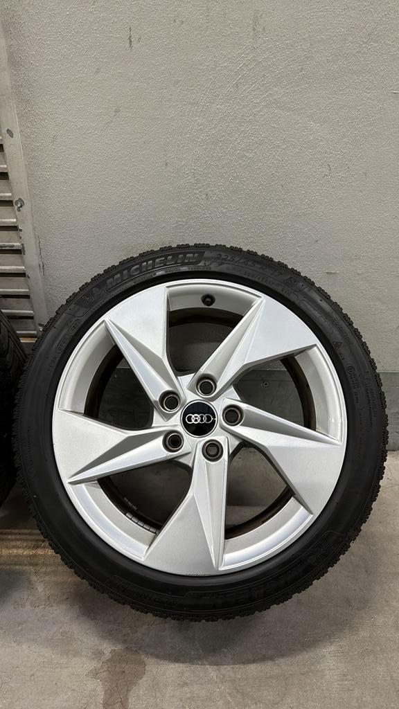 17 Inch Origineel Audi A3 8Y 8V Winterset (8Y0601025A), Auto-onderdelen, Banden en Velgen, Banden en Velgen, Winterbanden, 17 inch