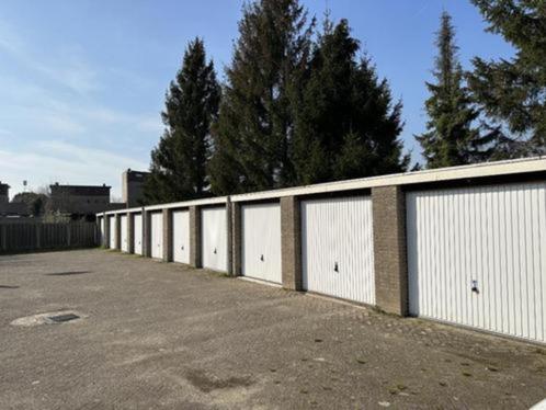 garage te huur aan de Slegersstraat 18 in Helmond, Huizen en Kamers, Garages en Parkeerplaatsen, Noord-Brabant
