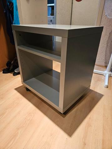 Grijs kastje
