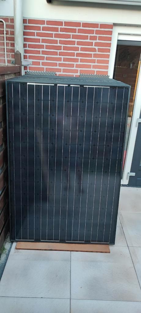 2 zonnepanelen van 260 watt, Doe-het-zelf en Verbouw, Zonnepanelen en Toebehoren, Zo goed als nieuw, Paneel, 200 wattpiek of meer