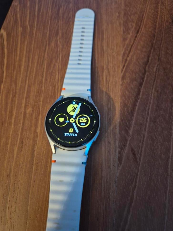 Samsung Galaxy Watch 7 40mm. Nieuw in doos., Sieraden, Tassen en Uiterlijk, Smartwatches, Nieuw, Android, Zwart, Ophalen