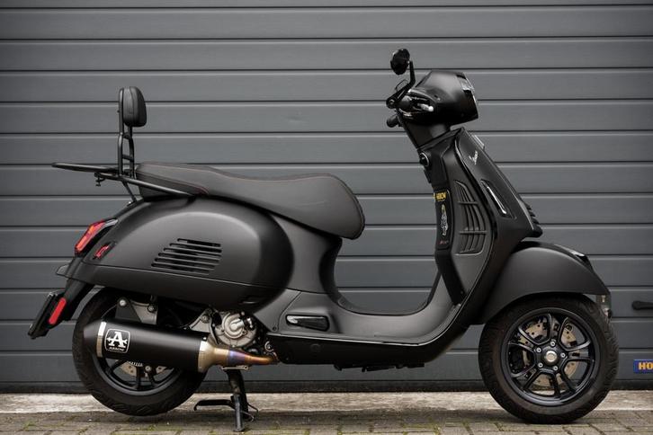 Vespa piaggio GTS 300 HPE Nieuw Mod Arrow 2024 Notte Full Op, Motoren, Motoren | Piaggio, Bedrijf, Scooter, 12 t/m 35 kW, ABS