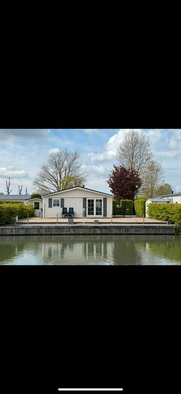 Dubbel vakantiehuis KOOPGROND eigen grond LUXE aan het WATER beschikbaar voor biedingen