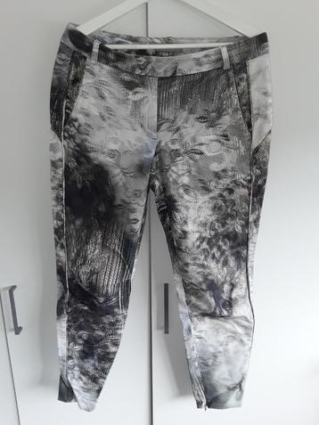 Gustav Grijs/Beige Lange Broek Met Print Maat 38 beschikbaar voor biedingen