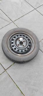 4 stalen 14" velgen met winterbanden voor o.a. Nissan Pixo, Auto-onderdelen, Banden en Velgen, Ophalen, 14 inch, Gebruikt, 155 mm