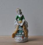 Oud KLEIN Beeldje Victoriaanse Dame Porselein 8 cm, Antiek en Kunst, Ophalen of Verzenden