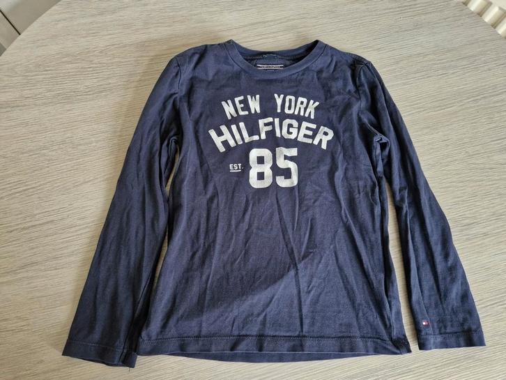 Longsleeve maat 128 Tommy Hilfiger donkerblauw, Kinderen en Baby's, Kinderkleding | Maat 128, Gebruikt, Jongen, Shirt of Longsleeve