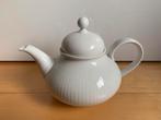 Vintage theepot ‘Friederike’ Seltmann Weiden Bavaria Wit, Huis en Inrichting, Keuken | Servies, Gebruikt, Overige typen, Ophalen of Verzenden