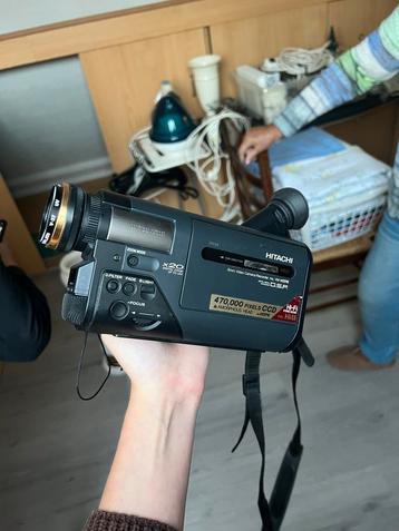 Oude Camera - Hitachi VM-H527E 8mm beschikbaar voor biedingen