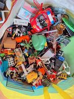 Veel playmobil oa brandweer, politie en een heuze trouwkerk, Ophalen