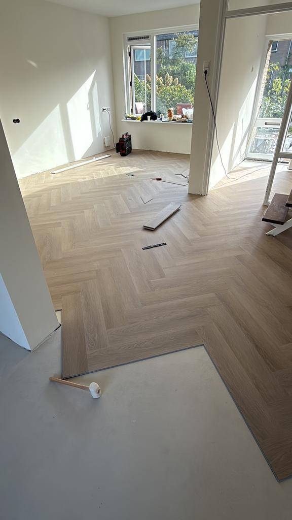 Vloerenleggers nodig??? Kijk hier!!, Huis en Inrichting, Stoffering | Vloerbedekking, Zo goed als nieuw, Laminaat, Overige kleuren