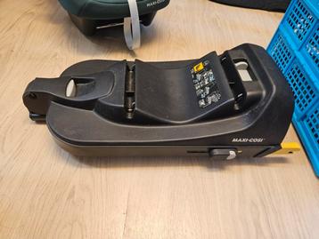 Maxicosi + isofix base beschikbaar voor biedingen
