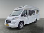 Carado T338 Lengtebedden + Hefbed, Caravans en Kamperen, Campers, Standaard zit, Fiat, Bedrijf, Hordeur