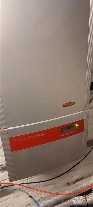 fronius  solar omvormer   3 phase  kracht  v3  6 strings   beschikbaar voor biedingen