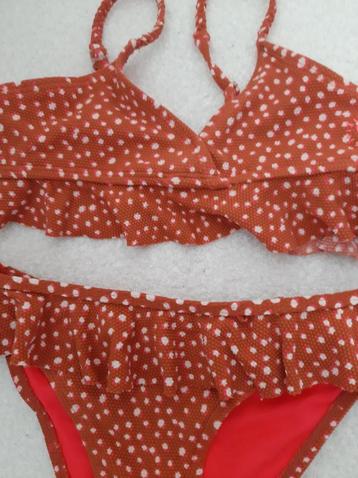 Zwemkleding 134/140 en 128 bikini's en badpak.  beschikbaar voor biedingen