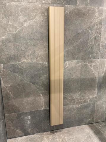 Lavigo Pluto Badkamer designradiator cv beschikbaar voor biedingen