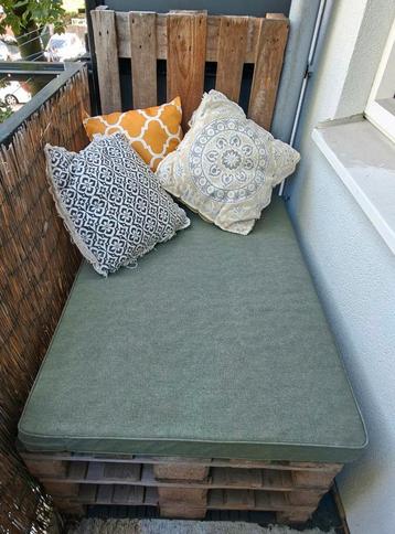 Palletkussen groen + evt. Pallet 120x80 beschikbaar voor biedingen