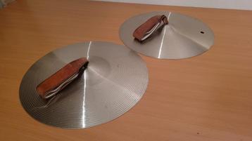 14" hi-hat bekken & 15" hi hat erg goede staat beschikbaar voor biedingen