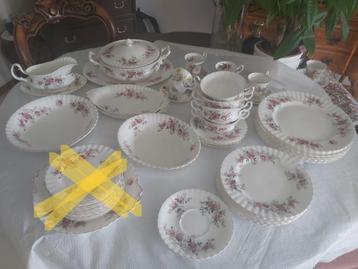 Royal Albert eetservies, compleet, Lavender Rose beschikbaar voor biedingen
