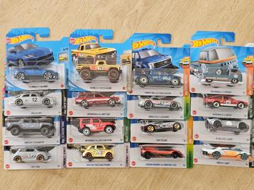 Hot Wheels partij van 16 verschillende HotWheels modellen beschikbaar voor biedingen