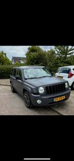 Nette Jeep Patriot 2.4 Aut 4X4 leder - evt inruil, Auto's, Jeep, Automaat, Zwart, 75 €/maand, Vierwielaandrijving
