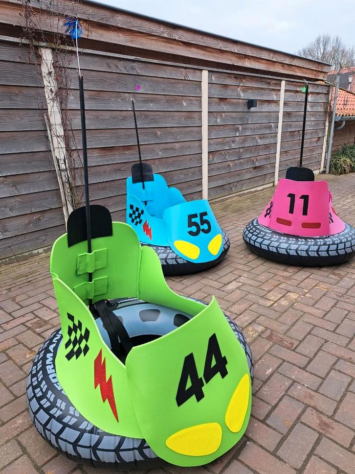 17 Botsauto's Carnaval, Kinderen en Baby's, Carnavalskleding en Verkleedspullen, Gebruikt, Jongen of Meisje, 122 t/m 128, Ophalen