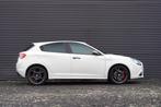 Alfa Romeo Giulietta 1.4 T Sprint / Aut / NL Auto / Navi / G, Auto's, Te koop, Benzine, Hatchback, Gebruikt