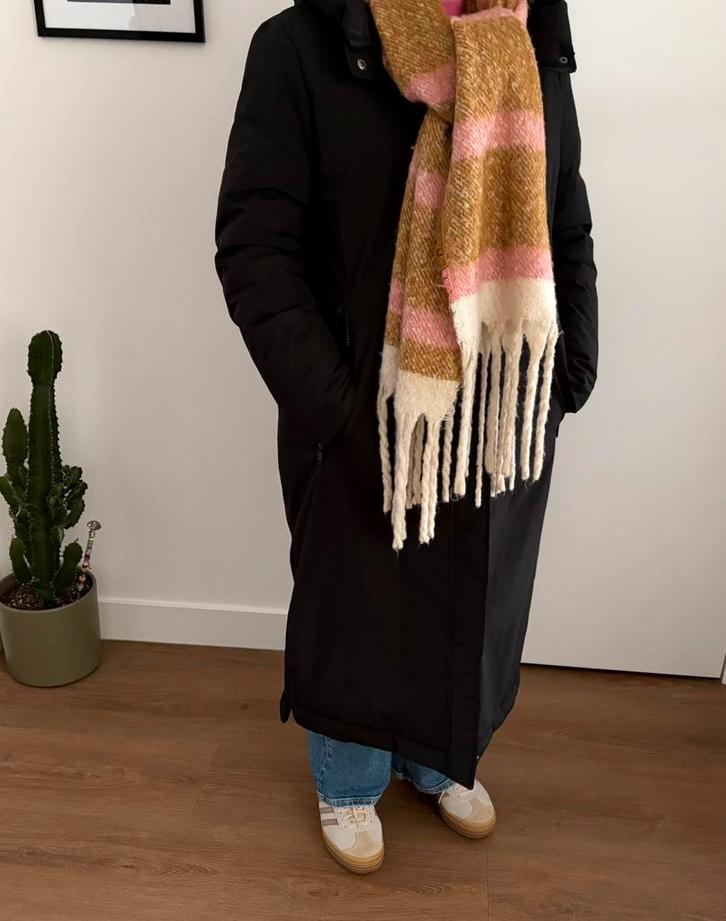 Norah lange gevoerde winterjas maat 42 zwart t.w.v. €119,-, Kleding | Dames, Jassen | Winter, Zo goed als nieuw, Maat 42/44 (L)