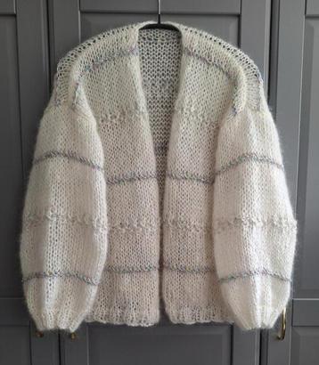 Nieuw handgemaakt mohair vest, een maat beschikbaar voor biedingen