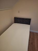 Mooi eenpersoonsbed met grijze bekleding, Huis en Inrichting, 90 cm, Eenpersoons, Ophalen of Verzenden, Zo goed als nieuw