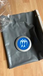 Twee blauwe ronde Knaus caravan logo’s., Caravans en Kamperen, Caravan accessoires, Ophalen of Verzenden, Zo goed als nieuw