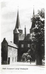 Delft- -Oostpoort vanaf Stadszijde., Verzamelen, Verzenden, 1940 tot 1960, Gelopen, Zuid-Holland