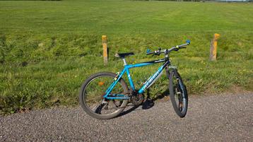 Specialized mountainbike hydraulische remmen nieuwe banden beschikbaar voor biedingen