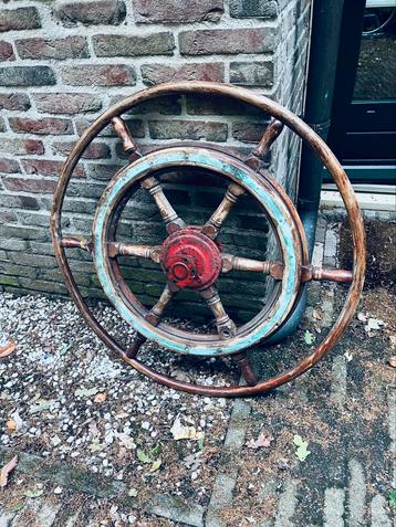 Groot stuurwiel uit 1896, 85cm doorsnee beschikbaar voor biedingen