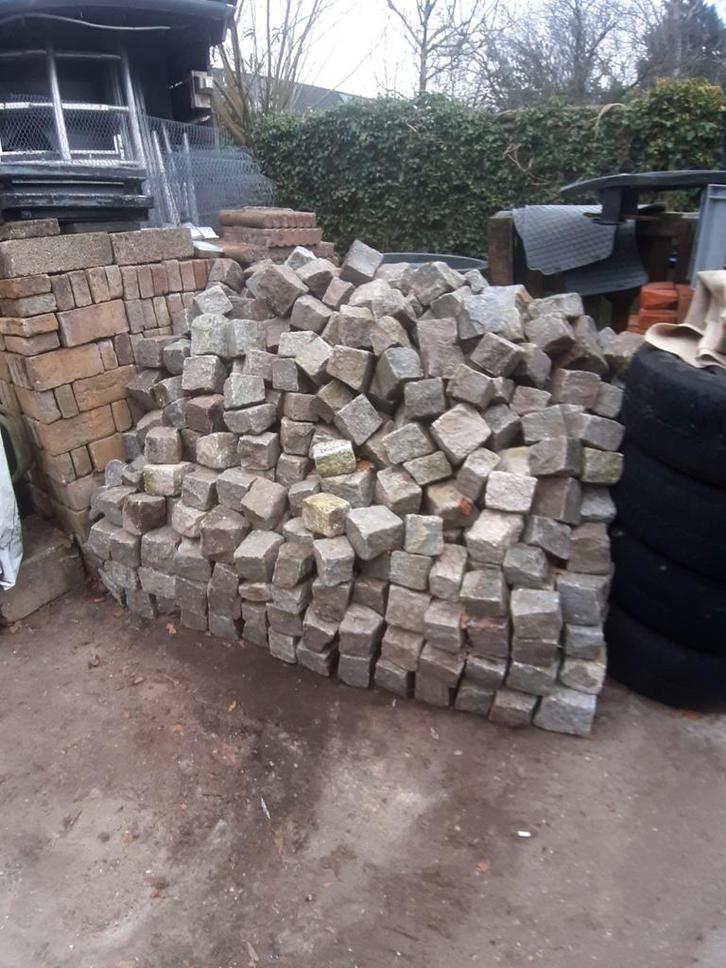 Graniet stenen.   Grote voorraad diverse formaat., Tuin en Terras, Tegels en Klinkers, Gebruikt, Klinkers, Beton, 10 m² of meer