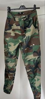 Camouflage broek Missguided 36, Kleding | Dames, Broeken en Pantalons, Groen, Gedragen, Lang, Ophalen of Verzenden