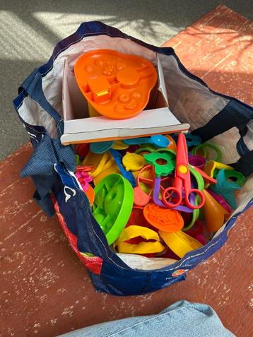 Shopper vol kleispullen beschikbaar voor biedingen