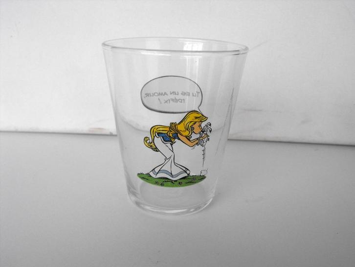 Asterix en Obelix conisch glas 2017 Falbala, Verzamelen, Stripfiguren, Zo goed als nieuw, Beeldje of Figuurtje, Asterix en Obelix