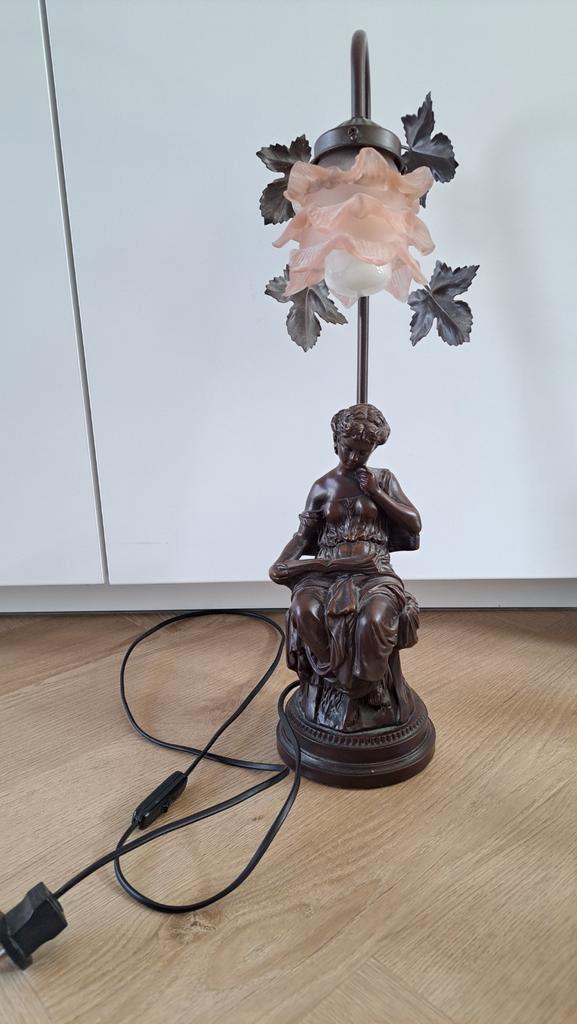 Antieke Art Nouveau Lamp met Vrouwenfiguur, Antiek en Kunst, Antiek | Lampen, Ophalen