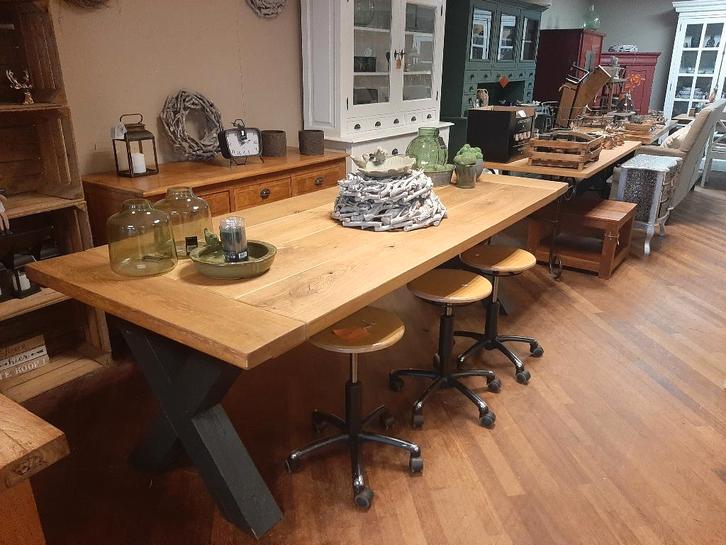 Prachtige massief eikenhouten eettafel kruispoten 241 cm, Huis en Inrichting, Tafels | Eettafels, Zo goed als nieuw, 100 tot 150 cm
