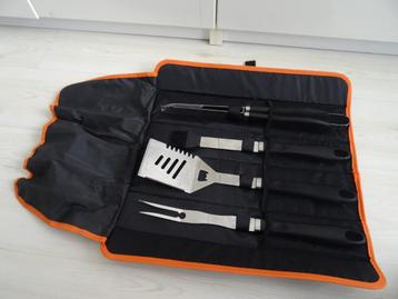 BARBECUE SET IN NON WOVEN OPBERGTAS NOG ONGEBRUIKT (NIEUW !) beschikbaar voor biedingen