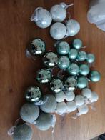 Mooie kerstballen (glas) groen/wit, Diversen, Kerst, Ophalen, Zo goed als nieuw