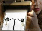 Tijdloze elegantie14k gouden creolen sprankelende zirkonia's, Hangers, Ophalen of Verzenden, Zo goed als nieuw, Met edelsteen