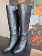 Dameslaarzen met hak en wijde schacht, Kleding | Dames, Schoenen, Ophalen of Verzenden, Zo goed als nieuw, Zwart, Hoge laarzen
