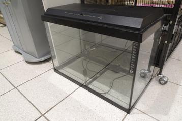 Aquarium (niet waterdicht!) beschikbaar voor biedingen
